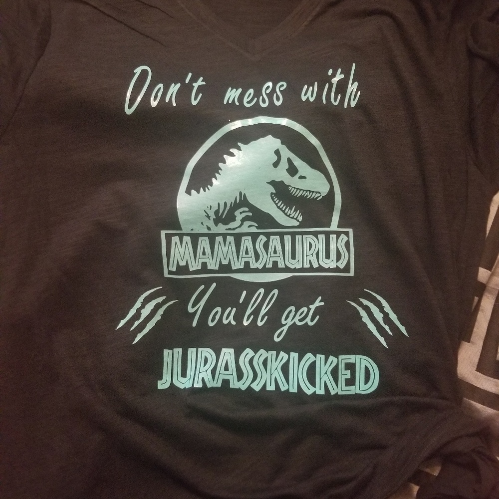 Mamasaurus tee